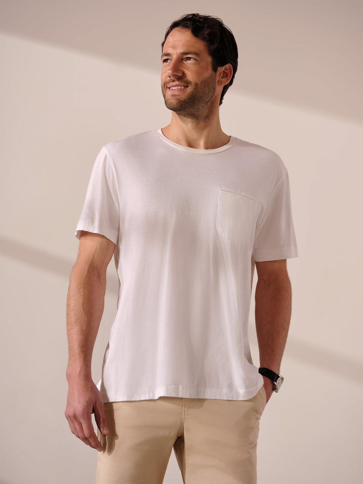 T-shirt à manches courtes et poche poitrine