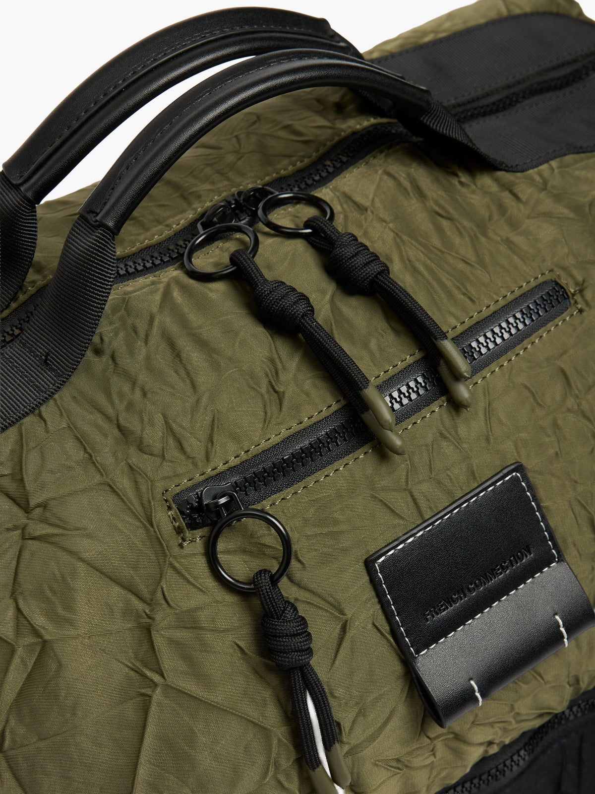 Sac de sport fourre-tout kaki froissé